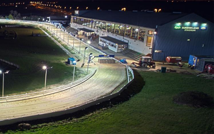 Outdoor Night time picture of Sunderland Greyhound track
